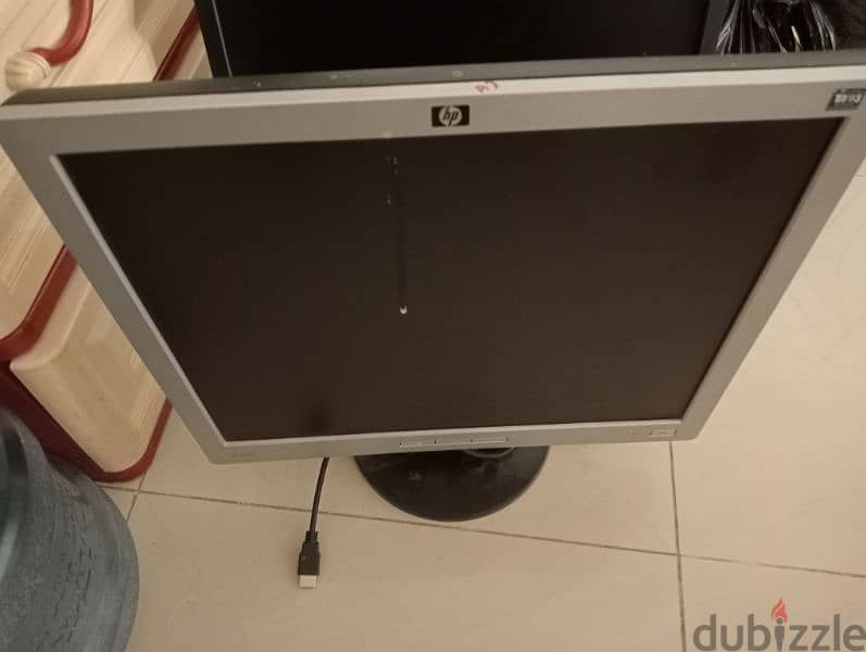 2 Monitors hp+dell 22 rial 8