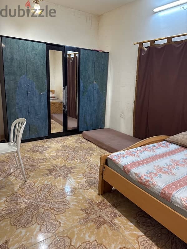 room for rent fully furnished attached big washroom 1