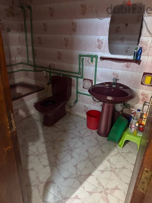 room for rent fully furnished attached big washroom 2