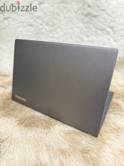 Toshiba tecra  intel cor i7 8th janration 16gb ram 256gb ssd