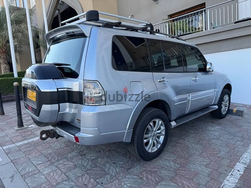 Expat owned Mitsubishi Pajero with Sun Roof, 3.8, 2015 0