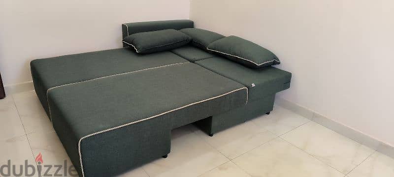 Sofa comes bed 2