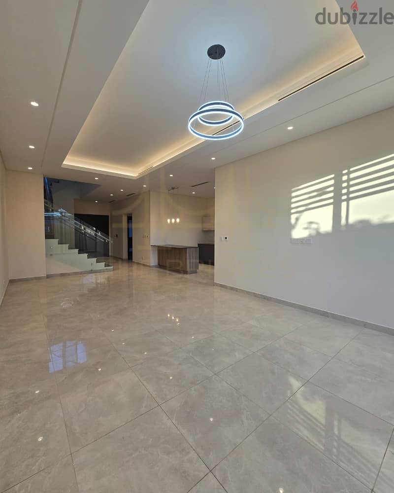 MUSCAT HILLS | LUXURIOUS 3+1 BR COMMUNITY VILLA WITH PRIVATE POOL FOR 2