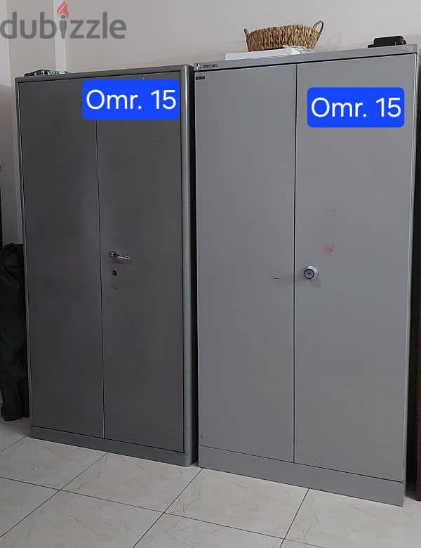 metal cupboard in good condition for sale 0