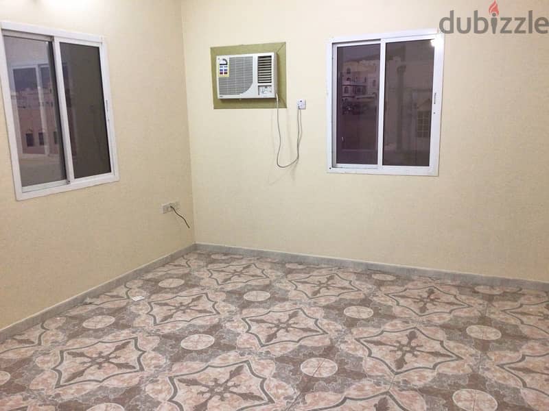 spacious 1 bhk flat in Alkhuwair 33 near taimor mosque withbalconies 0