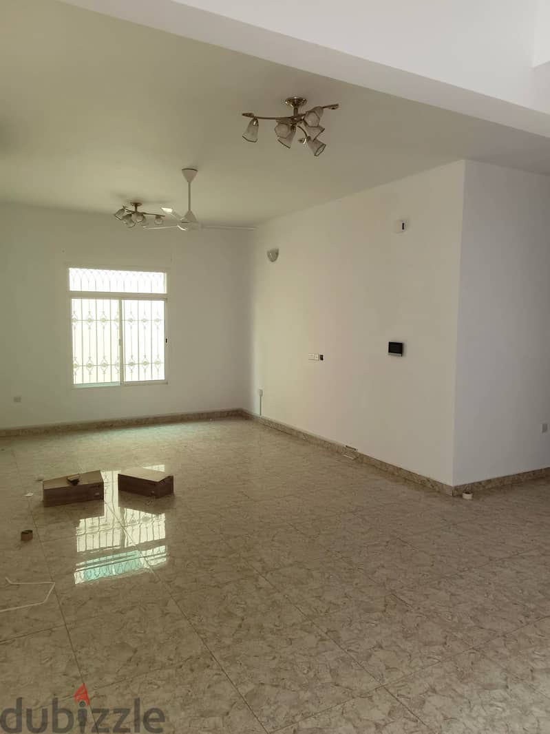 "SR-MA-686 *For Rent: Twin Villa in Ozaiba* 3