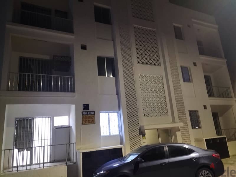 newly renovated 4 bedrooms flat for rent in Ruwi near alfaris bakery 0