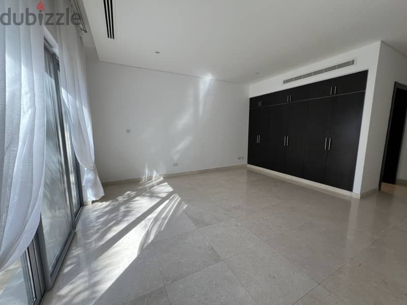 5 Bedroom Villa for Rent in Al Mouj 5