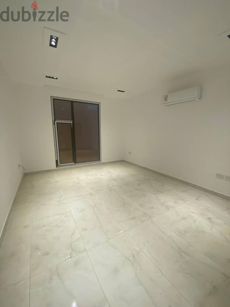 SR-AR-682 Hight quality ground floor villa to let in mawaleh north 3