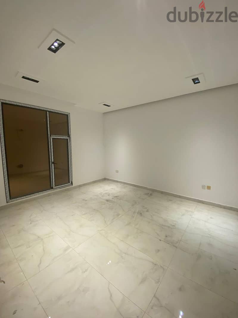 SR-AR-682 Hight quality ground floor villa to let in mawaleh north 5