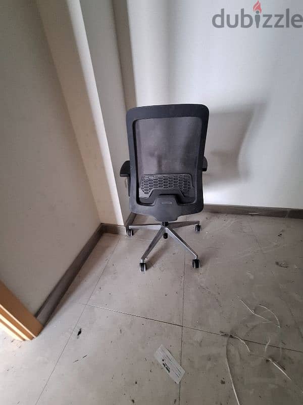 Adjectable office chair 2