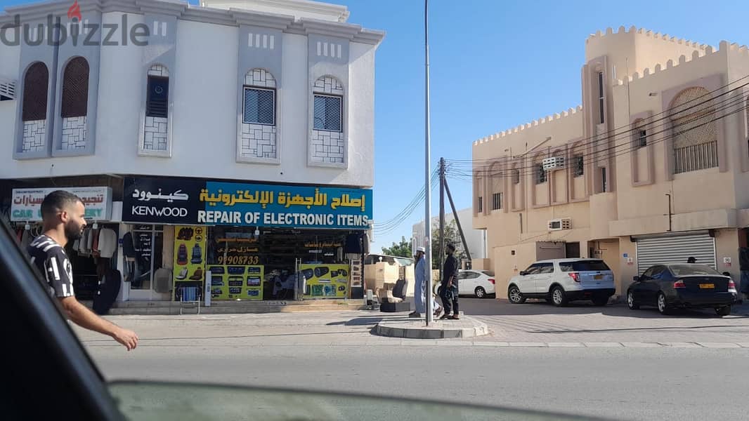 2Flats and side shop for rent Seeb Sharadi محل جانبي وشقتين في الشرادي 1