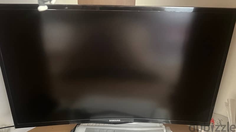 Samsung 27 inch curve monitor-Expat leaving Oman 0