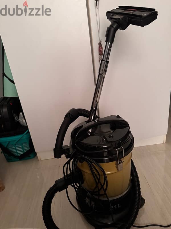 Let’s than one year impex vacuum  In new condition 2