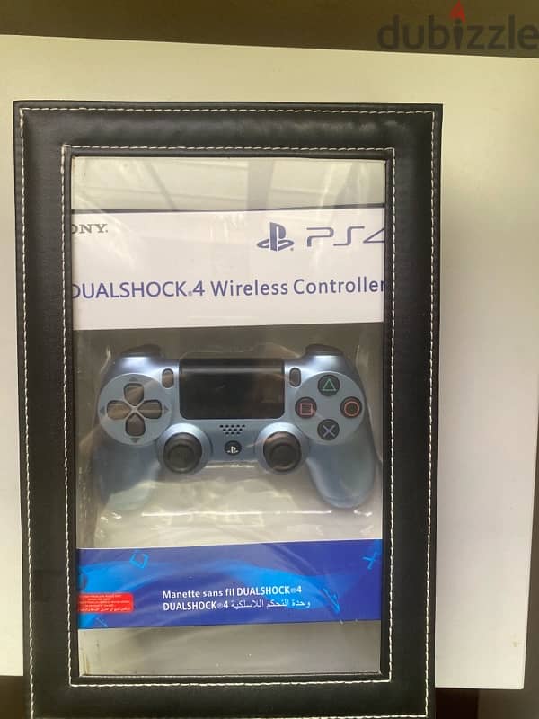 new mint condition Sony dual shock 4 chromium blue. (limited edition) 0