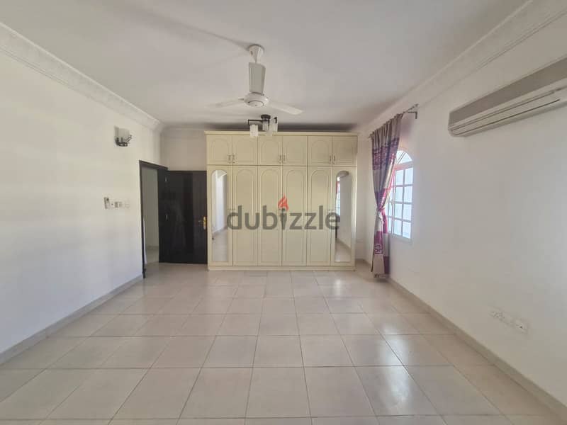 4 BR Spacious Apartment in Mawaleh 9