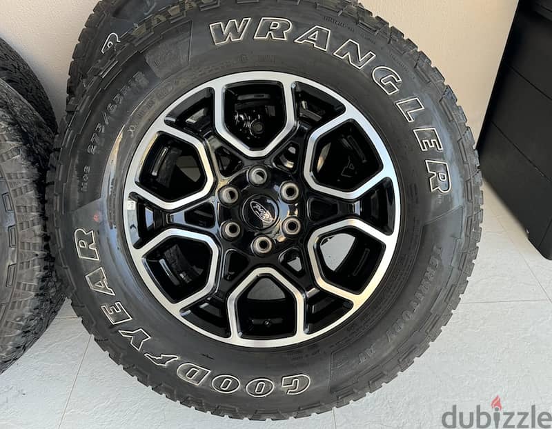 Set 4x COMPLETE  Ford Wheels, Goodyear Wrangler, excellent almost new 1