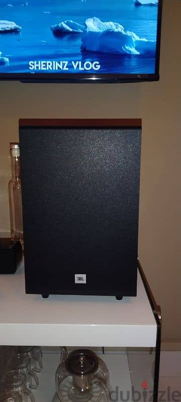 JBL  subwoofer 1