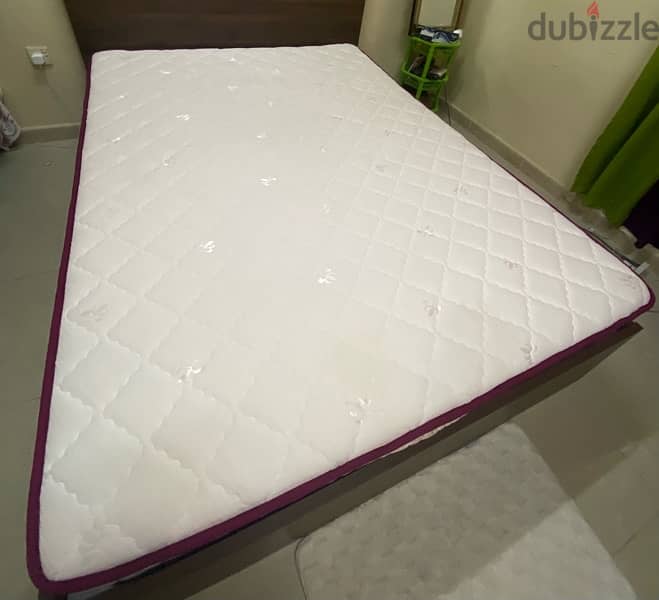 Queensize Mattress 150*200 include bedframe 0