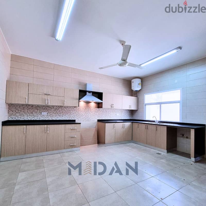 QURUM | SPACIOUS 6 BR COMPOUND VILLA 5