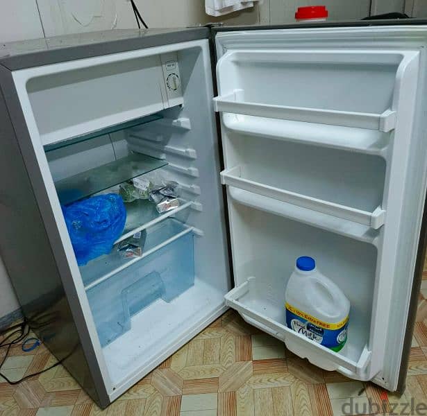 Used Hisense Mini Refrigerator in Good Condition for Sale 2