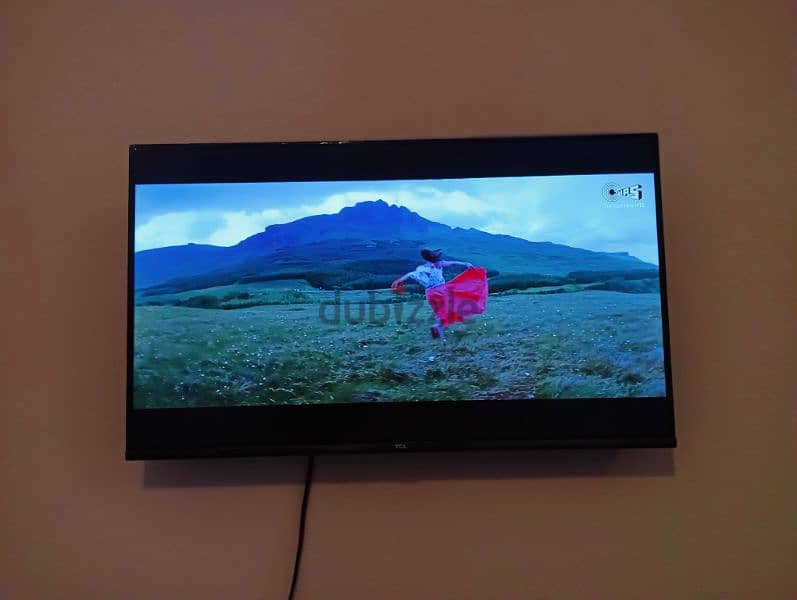 urgent sale TCL 32 smart HD TV 2