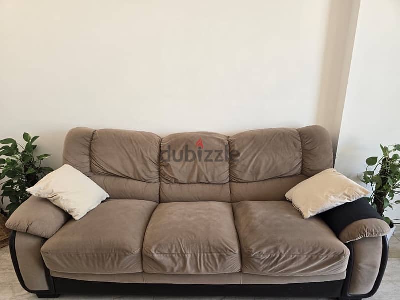 3 seater sofa -Expat leaving Oman 0