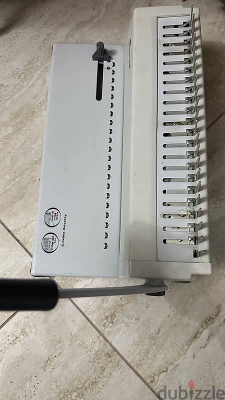 A4 21 hole puncher -Urgent sale Expat leaving Oman 0