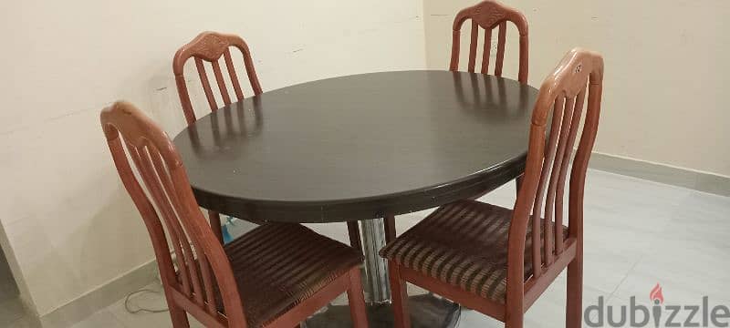 dinning. table. chairs. sale 3