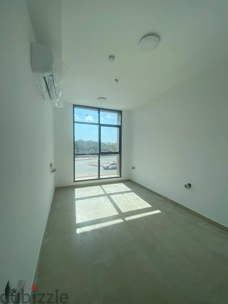 "SR-SH-683  **High-Quality Flat to Let in mawaleh south ** 2