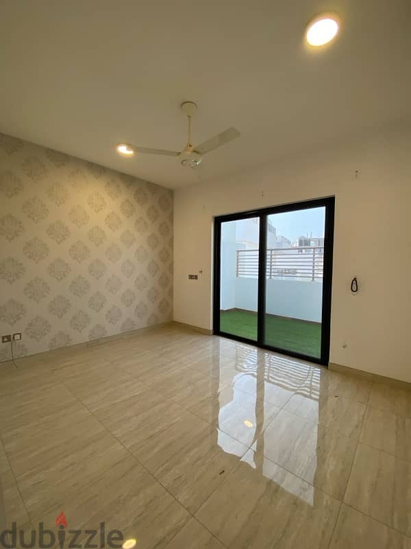 Villa for rent in qurum- 4 bedrooms 8