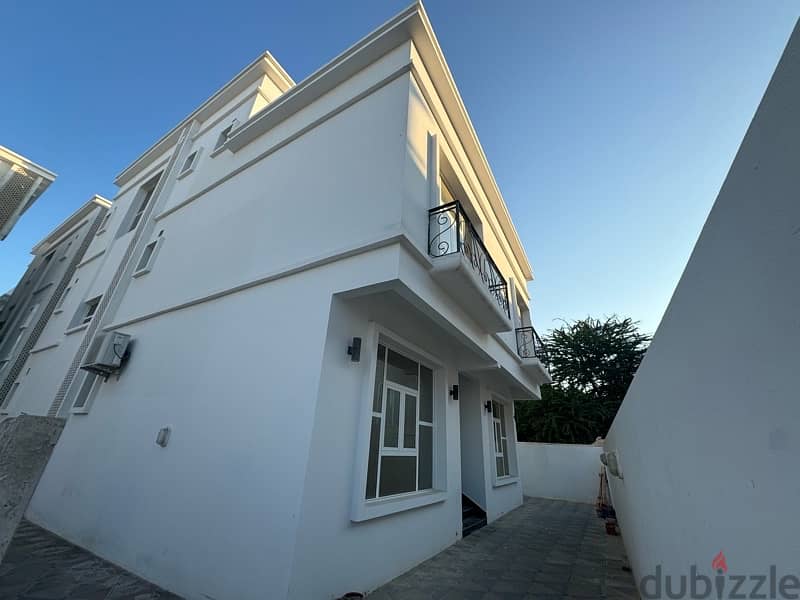 6 BR compound villa with huge bedrooms in Al Hail North near Al mouj 13