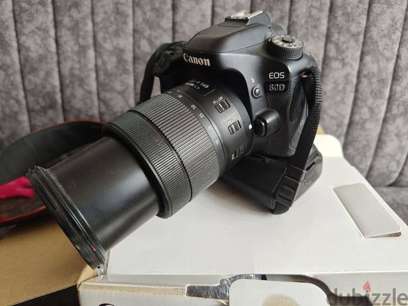 كاميرا canon 80d شبه جديدة استخدام بسيط مع عدسه 18•135 ممتازة 2