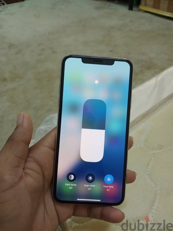 iPhone 11 Pro Max 64 GB Silver Colour Water Pack Like Brand New 7