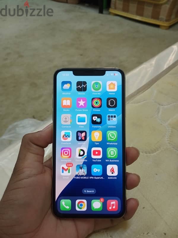 iPhone 11 Pro Max 64 GB Silver Colour Water Pack Like Brand New 8