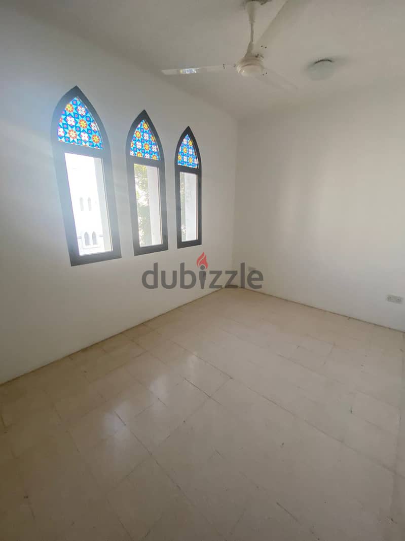 For Rent 4 Bhk Villa In Shatti Al Qurum 9