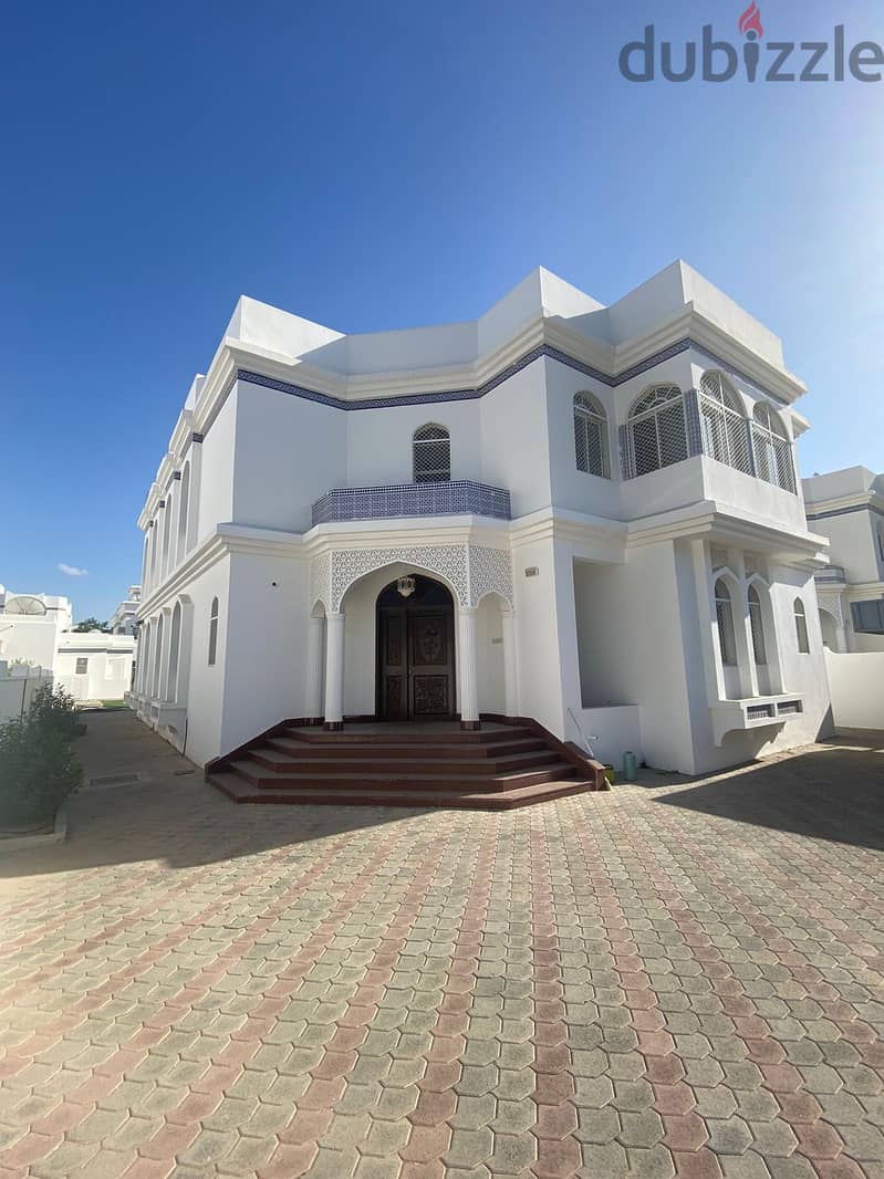 For Rent 6 Bhk +1 Fully Furnished Independent Villa In Shati Al Qurum 0