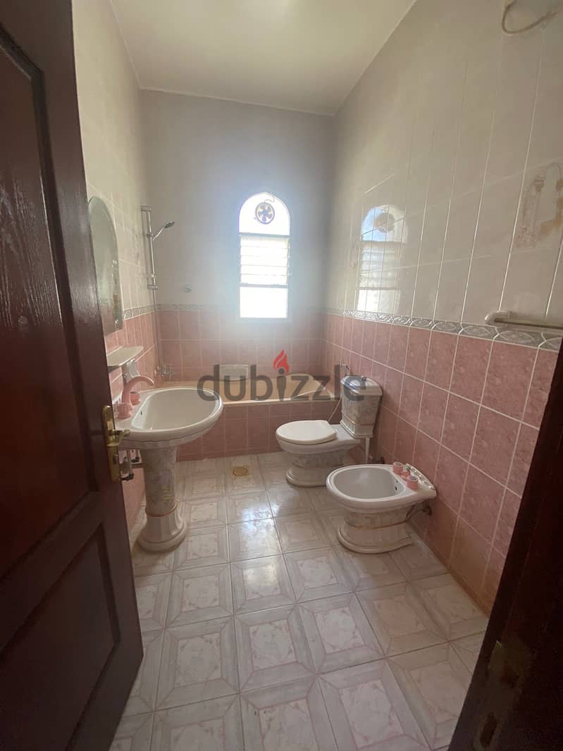 For Rent 6 Bhk +1 Fully Furnished Independent Villa In Shati Al Qurum 4