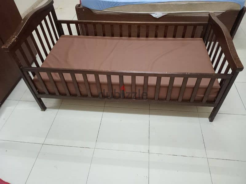 junior's baby crib 2