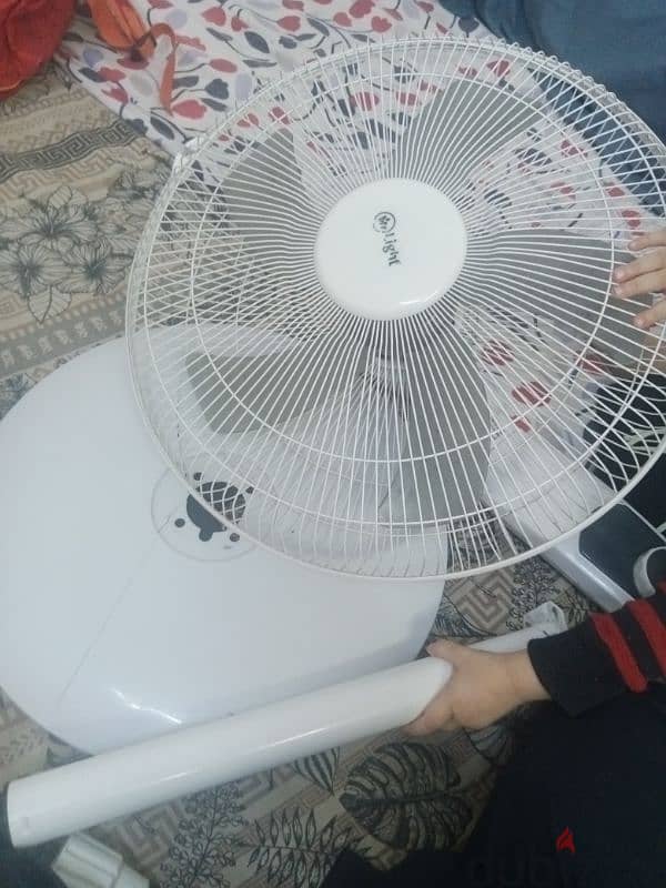 FAN with stand 1