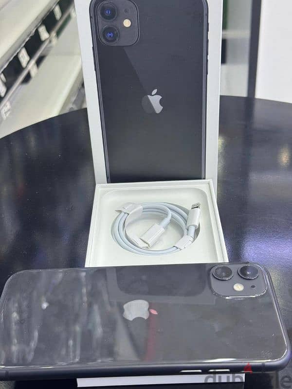 iPhone 11 128 GB 6 month have guarantee battery 100% 2