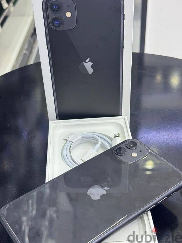 iPhone 11 128 GB 6 month have guarantee battery 100% 4