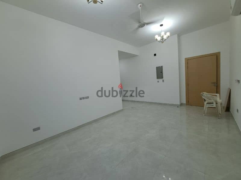 very nice modern flat in south Ghubrah 13