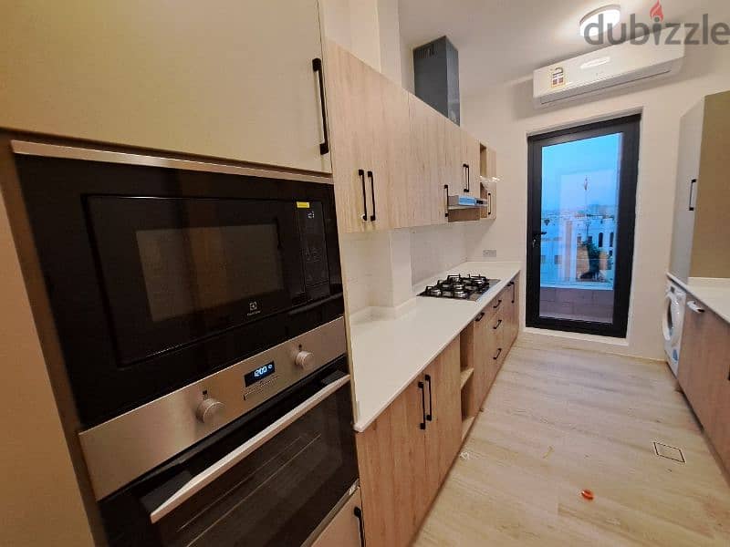 very nice modern flat in south Ghubrah 17