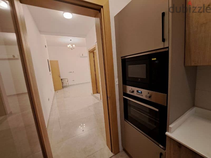 very nice modern flat in south Ghubrah 18