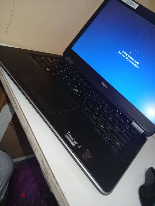 dell laptop clean and good 3