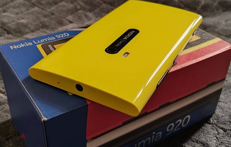 Extremely Rare Nokia Lumia 920 Yellow Brand New Never Used 1