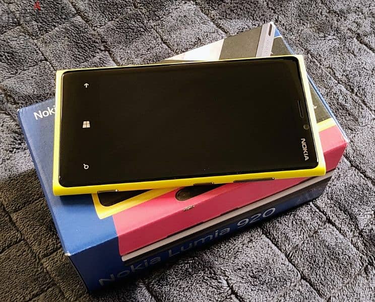 Extremely Rare Nokia Lumia 920 Yellow Brand New Never Used 10