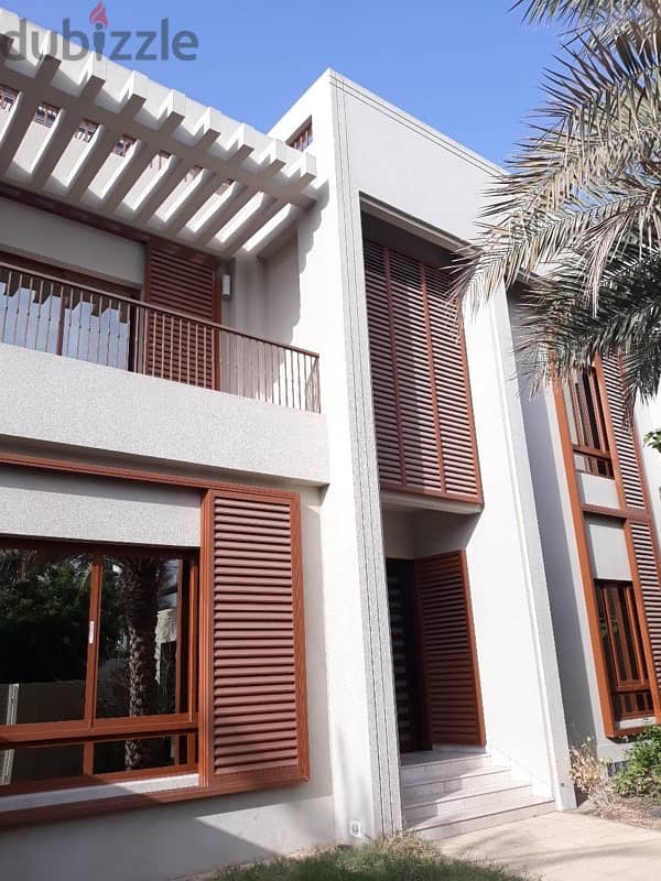 Villa for rent in Qurum 5 bedrooms- Mosaic villas 1