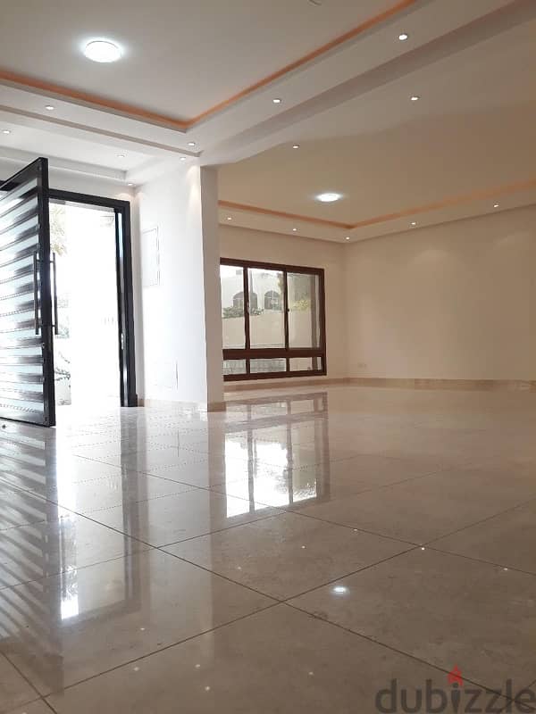 Villa for rent in Qurum 5 bedrooms- Mosaic villas 4